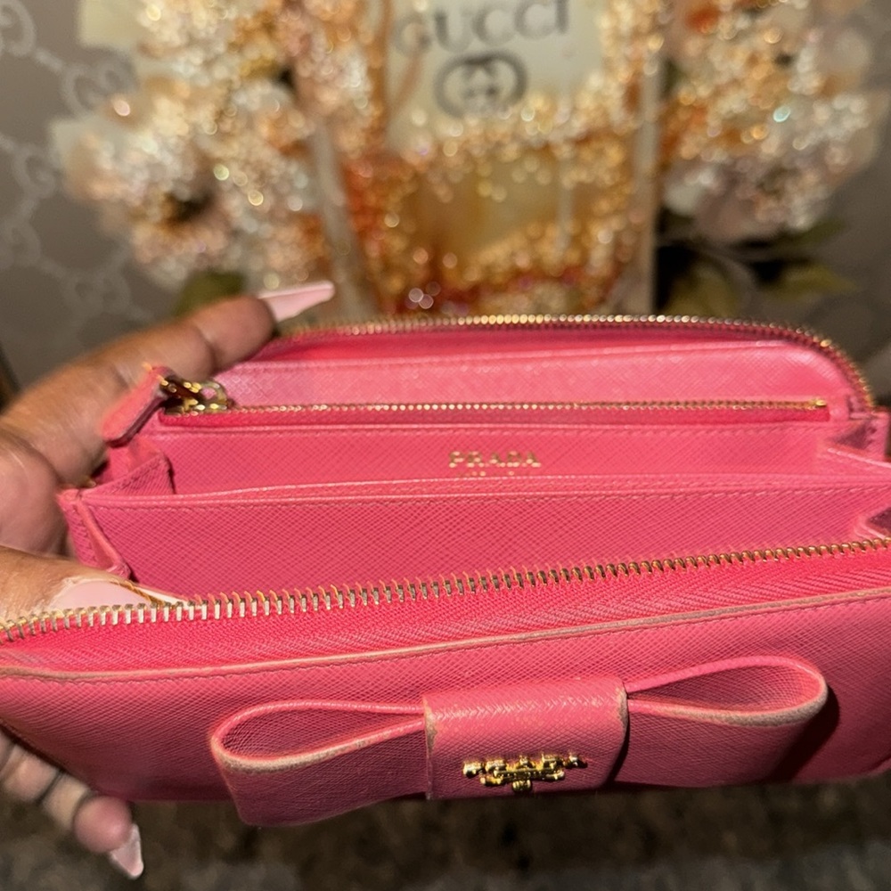 Prada Pink Women's Wallet with Bow in front EUC WITH MINOR RUBBING - Picture 9 of 11